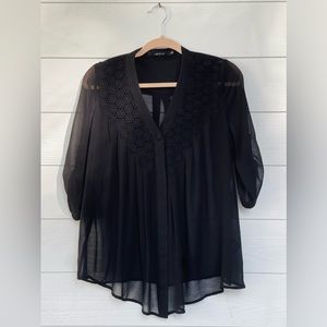 Black, sheer Ark & Co blouse. Size Medium.